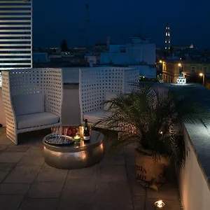 Il Palazzotto Luxury לינה וארוחת בוקר לצ'ה